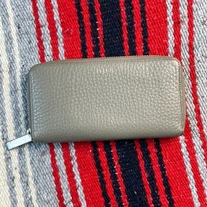 Aritzia Auxillary Beige Zipper Wallet